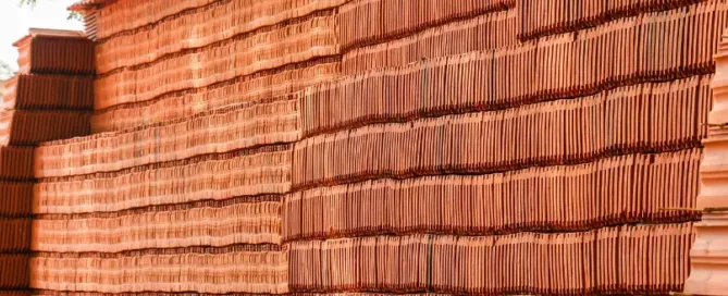 Tuile en briques rangées
