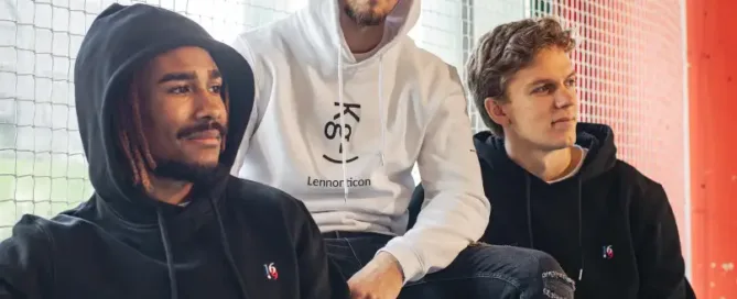 L'équipe de Pulsion Design portant leurs vêtements