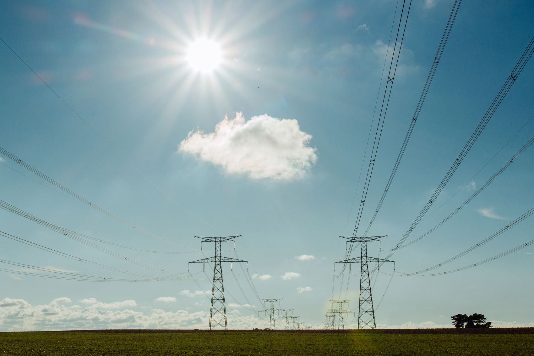 Le bilan électrique de RTE pour le premier semestre 2025 en France met en avant une consommation stable